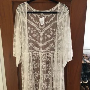 NWT Windsor Short Sleeve Lace Kimono Sz L